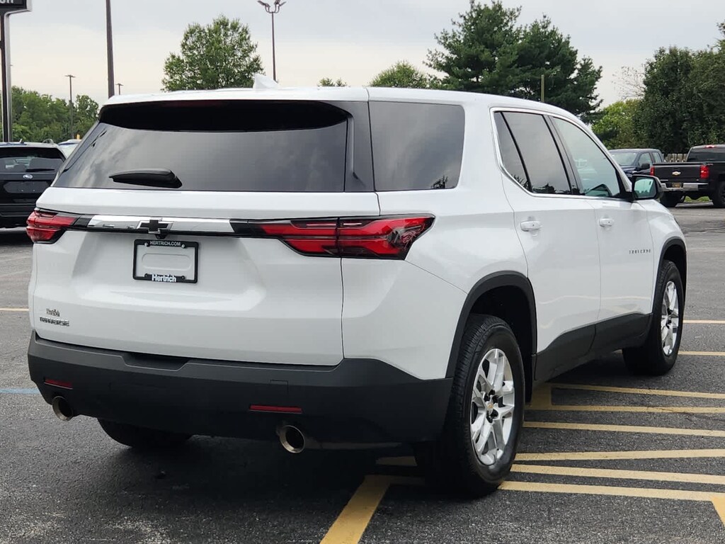 Used 2023 Chevrolet Traverse LS SUV