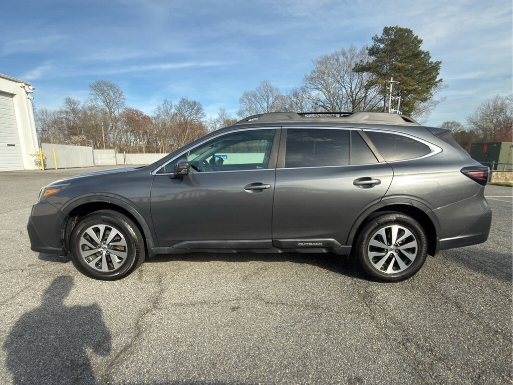 Used 2021 Subaru Outback Premium SUV