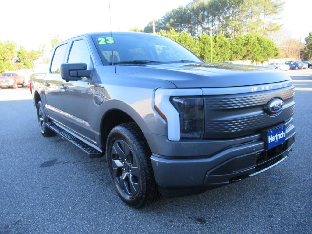 Used 2023 Ford F-150 Lightning XLT 4WD Supercrew 5.5 Box Truck SuperCrew Cab