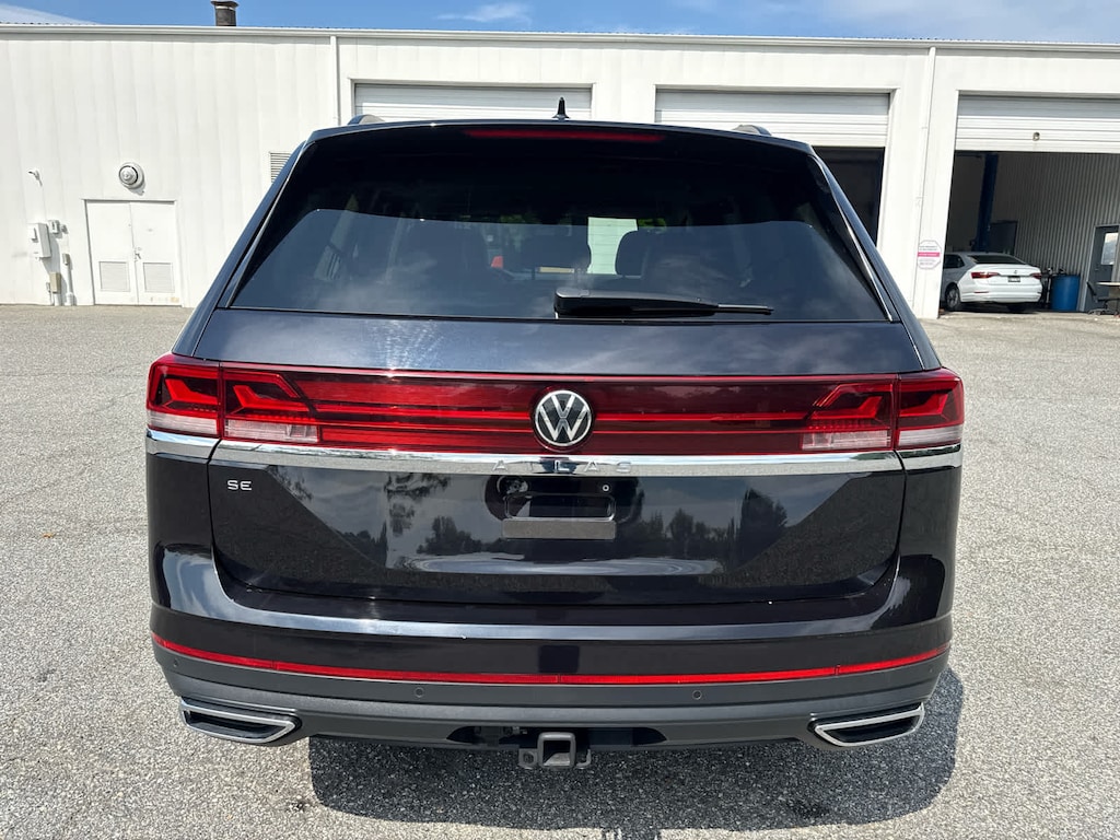 Used 2025 Volkswagen Atlas 2.0T SE w/Technology