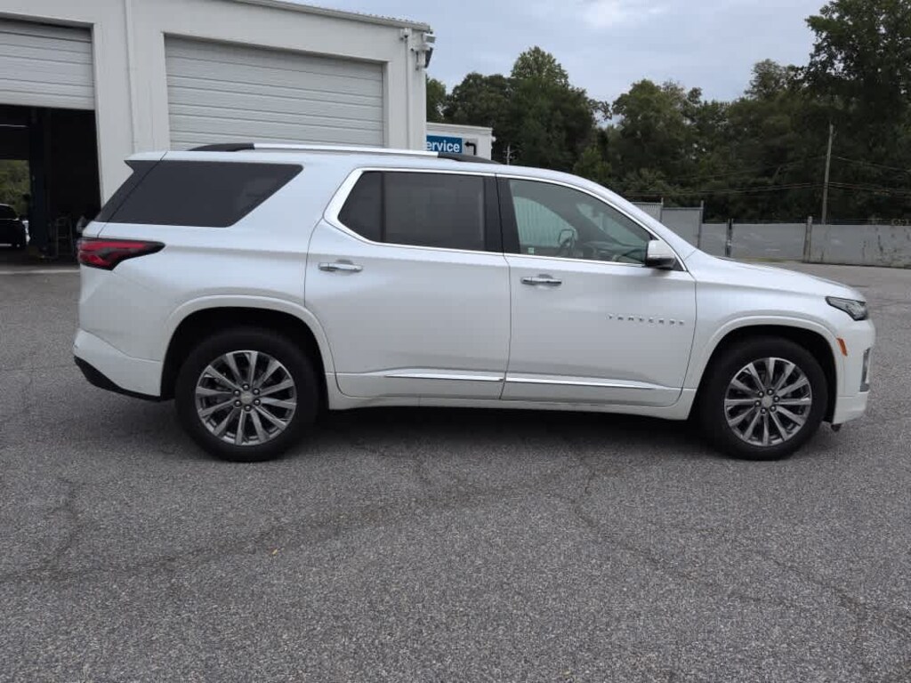 Used 2023 Chevrolet Traverse Premier SUV