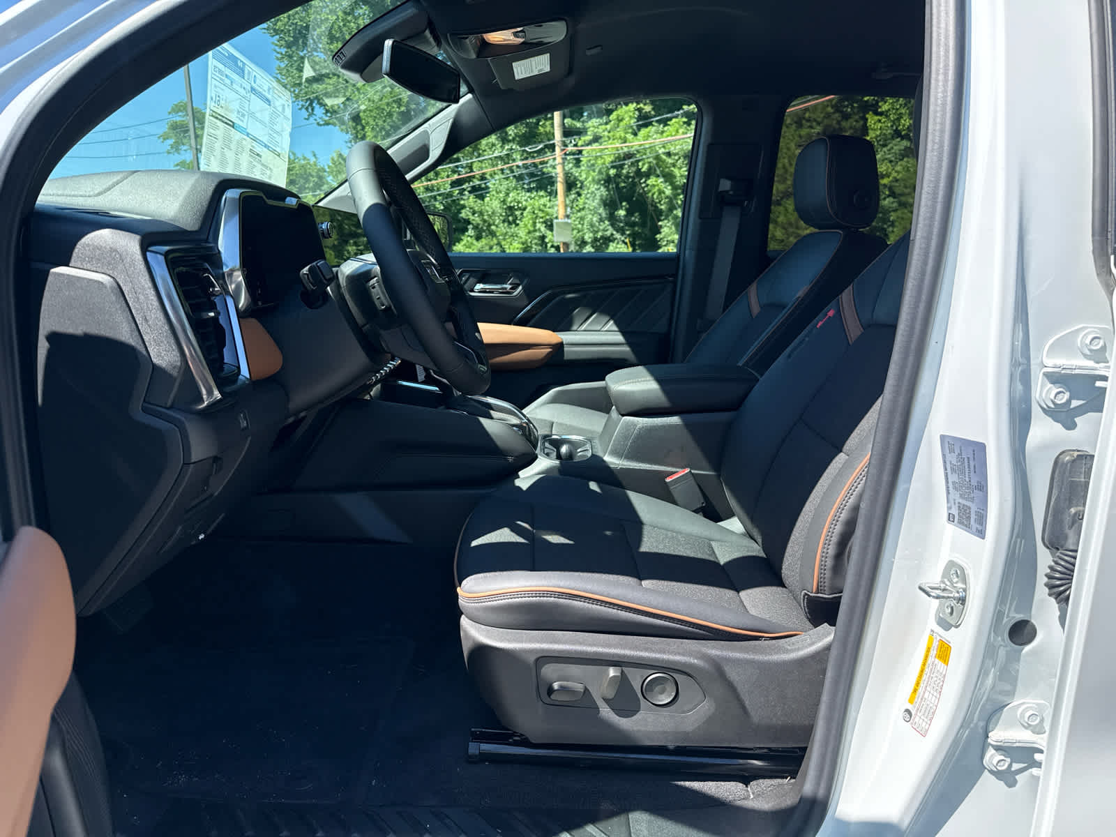 2026 GMC Canyon AT4 - Photo 11