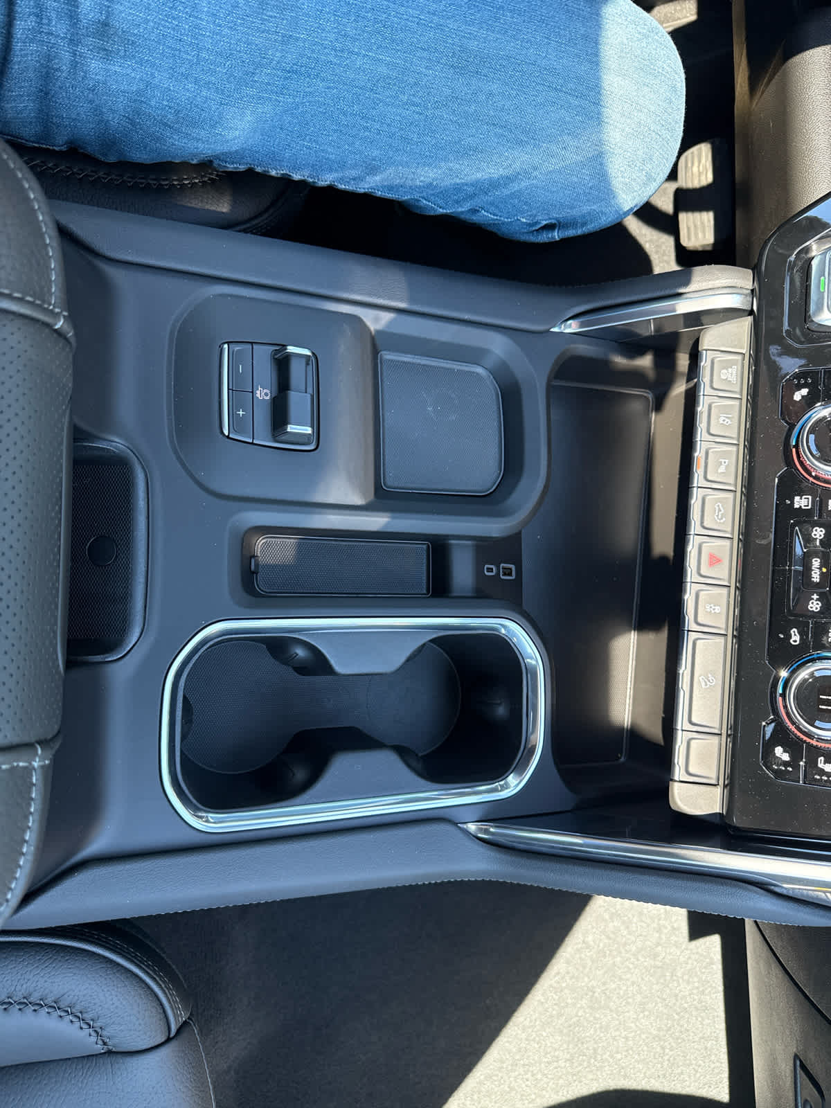 2026 GMC Sierra 2500HD Denali - Photo 23