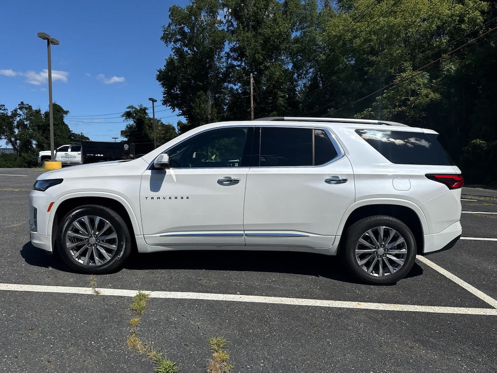 Used 2023 Chevrolet Traverse Premier SUV