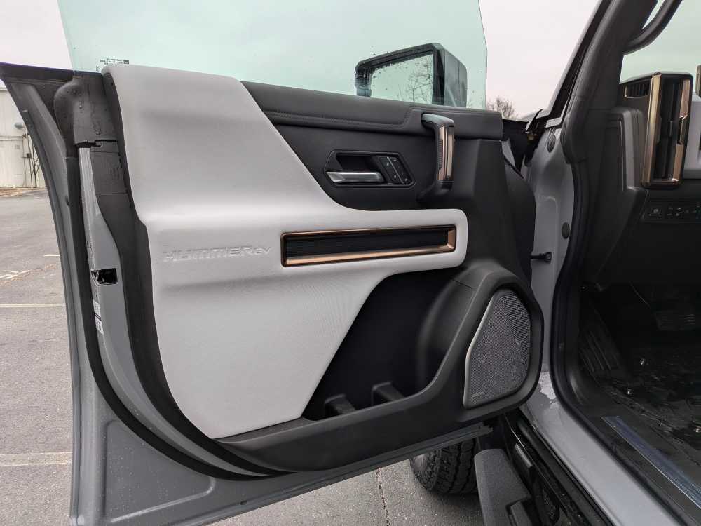 2025 GMC HUMMER EV 2X - Photo 15