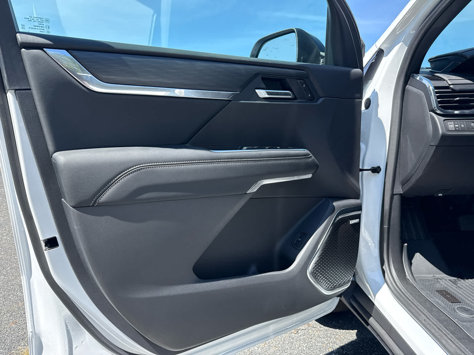 2027 GMC Acadia Elevation - Photo 16