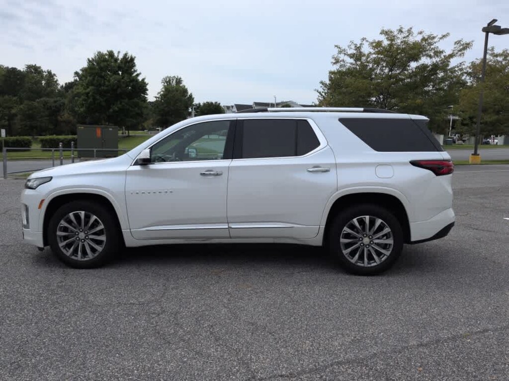 Used 2023 Chevrolet Traverse Premier SUV