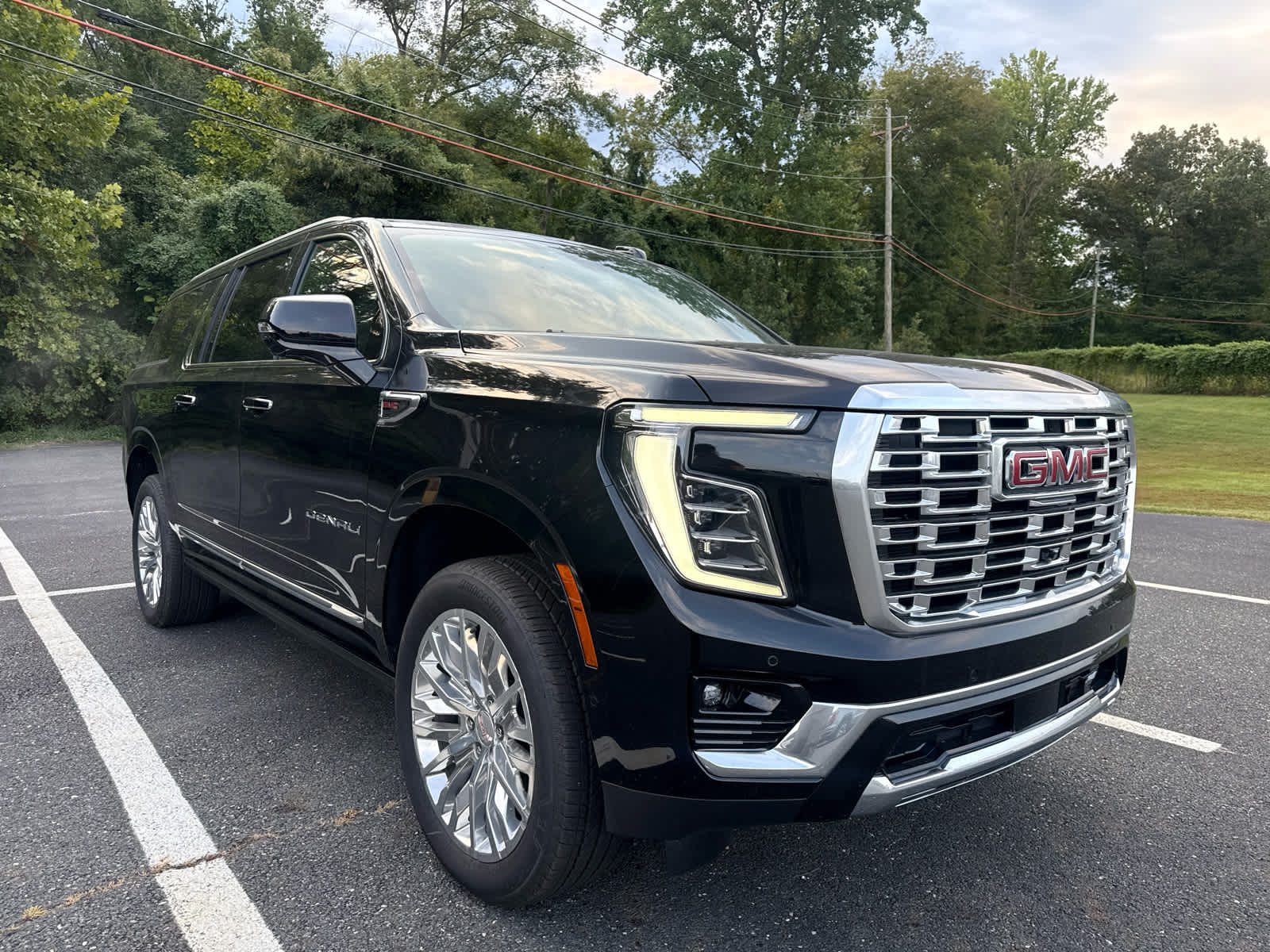 2026 GMC Yukon XL Denali - Photo 7