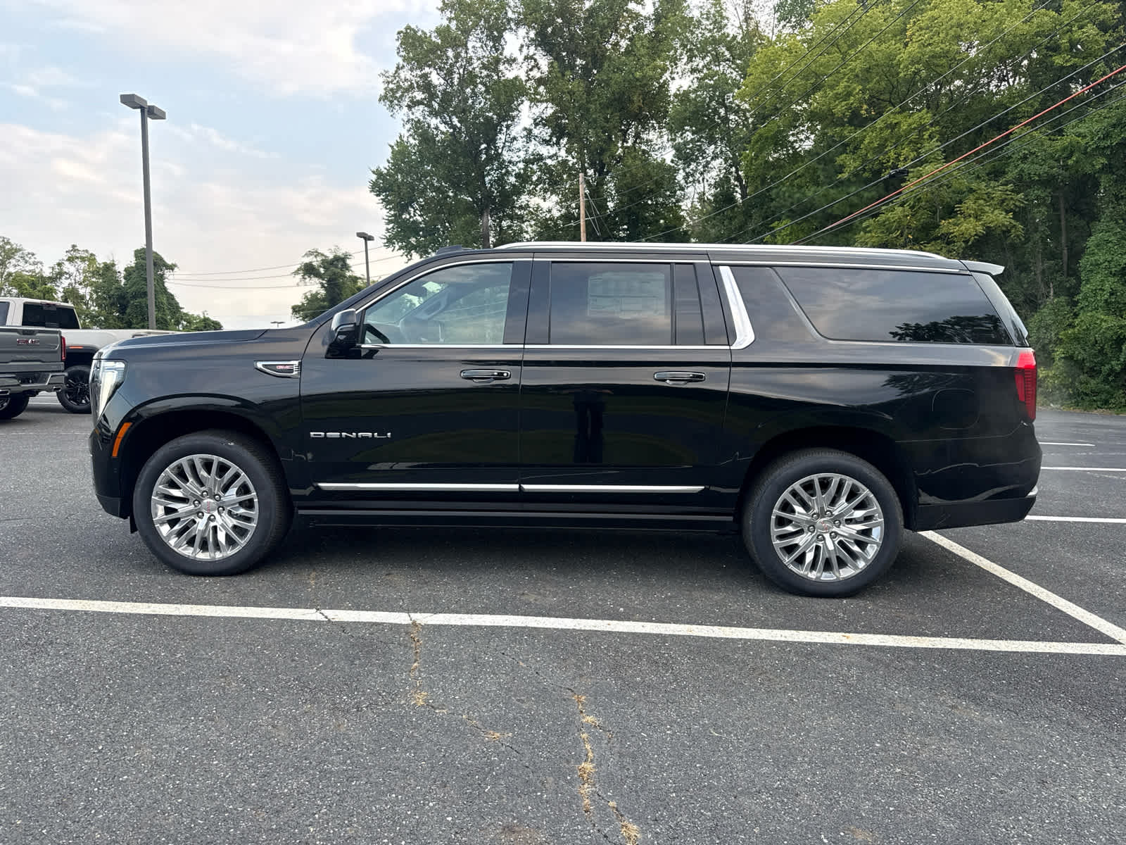 2026 GMC Yukon XL Denali - Photo 2