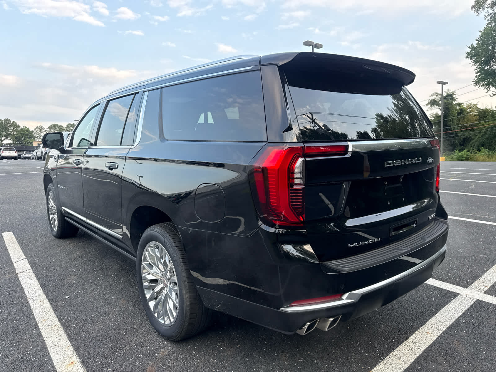 2026 GMC Yukon XL Denali - Photo 3