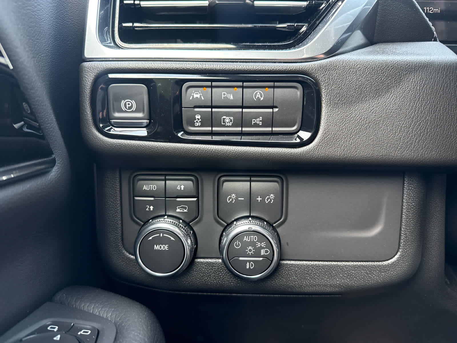 2026 GMC Yukon XL Denali - Photo 21
