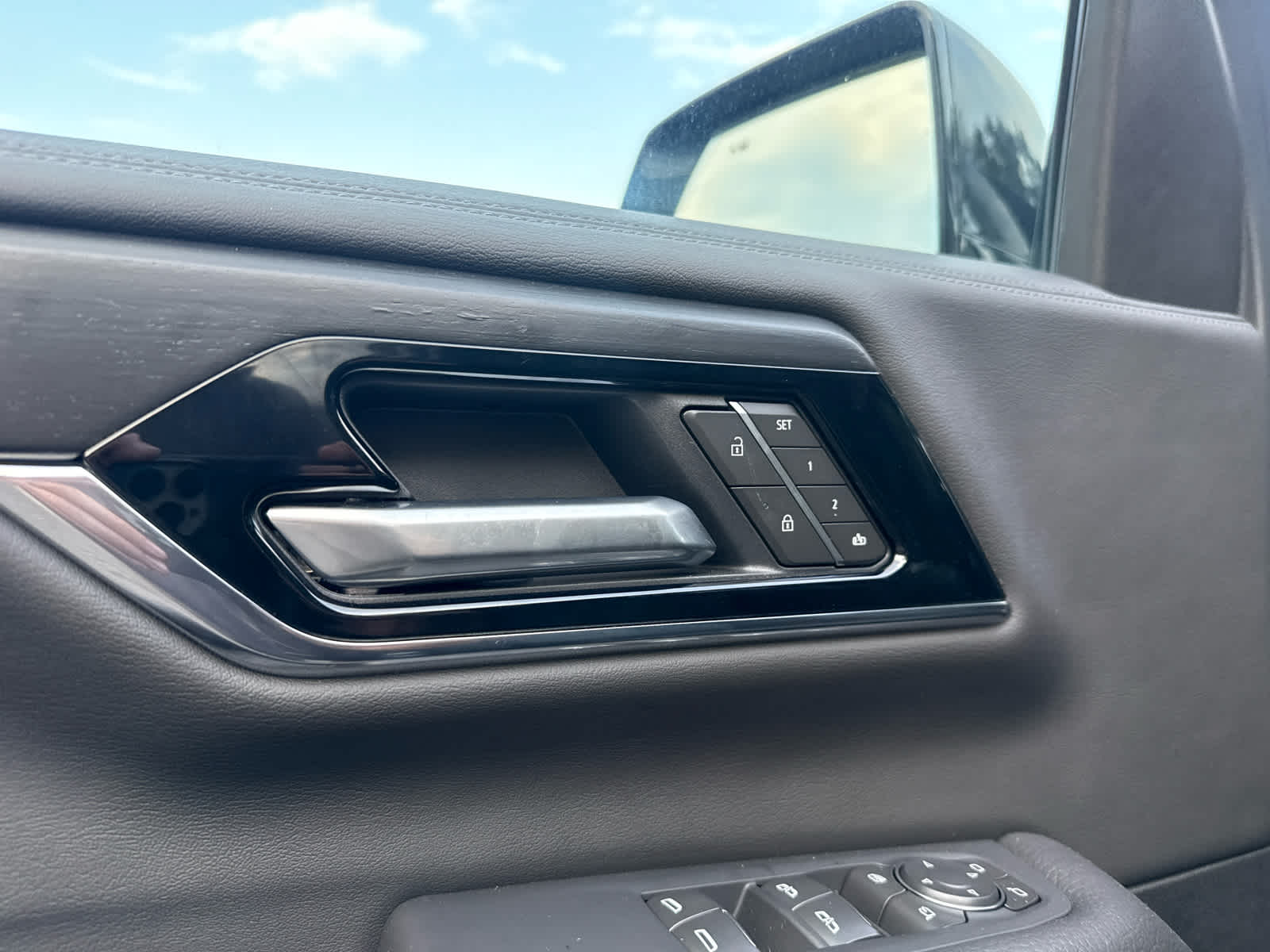 2026 GMC Yukon XL Denali - Photo 19