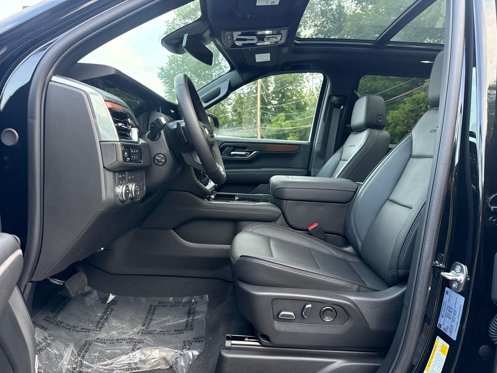2026 GMC Yukon XL Denali - Photo 17