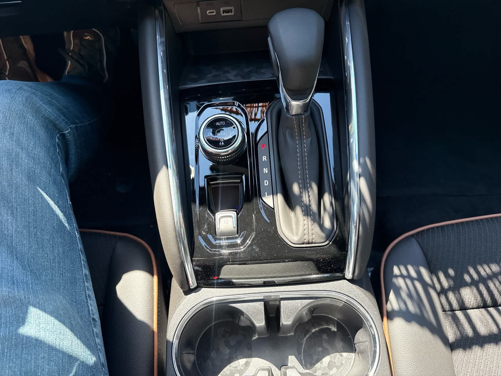 2026 GMC Canyon AT4 - Photo 18