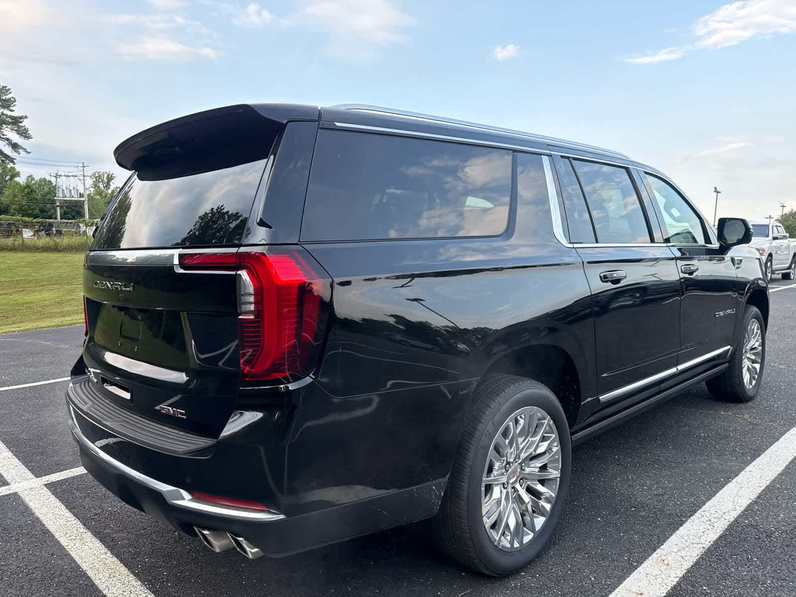 2026 GMC Yukon XL Denali - Photo 5