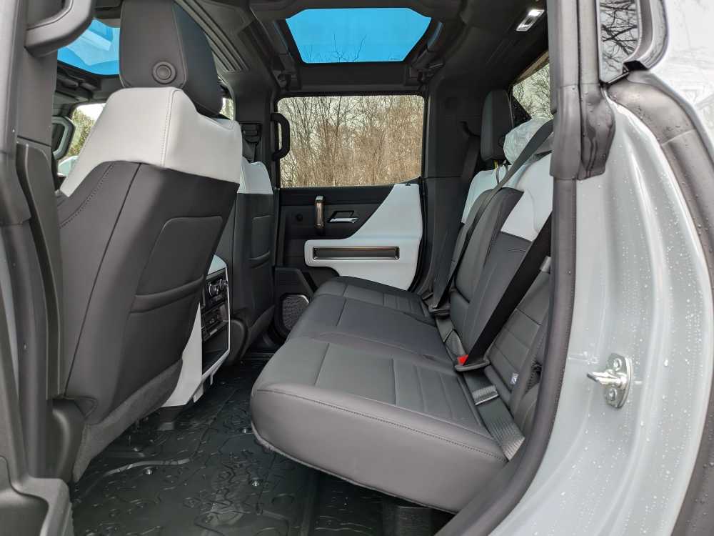 2025 GMC HUMMER EV 2X - Photo 12