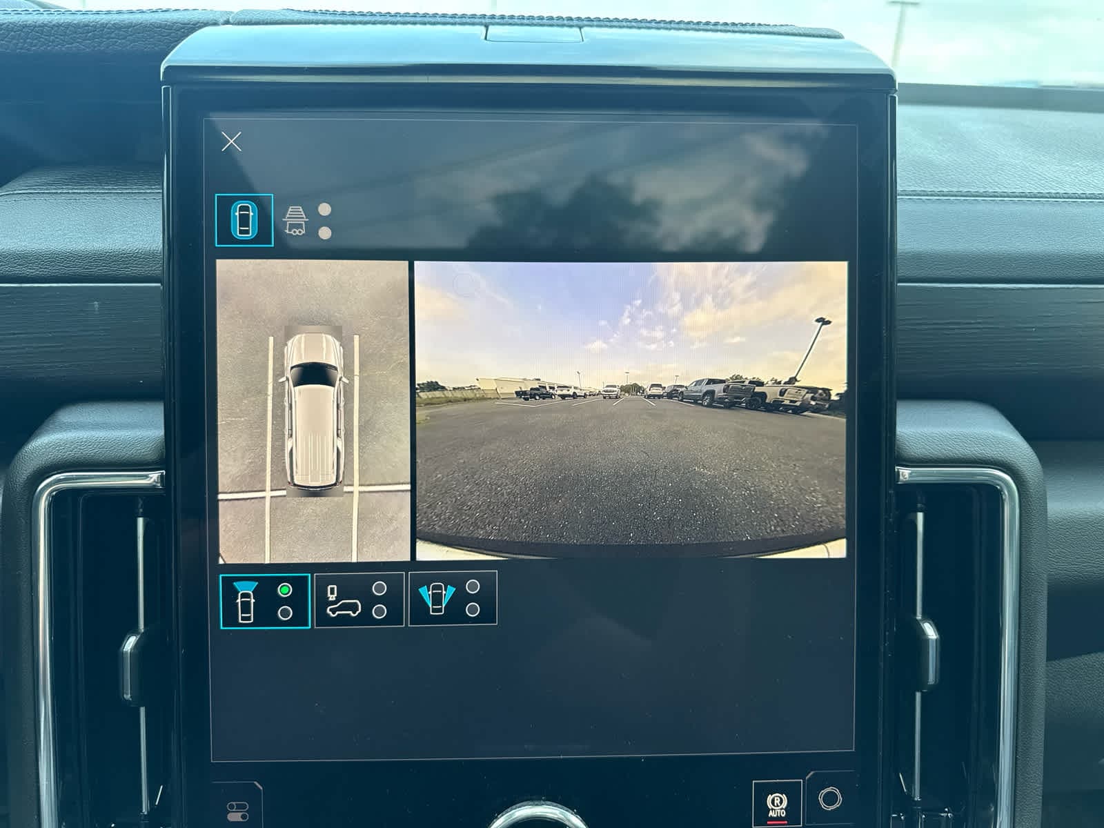 2026 GMC Yukon XL Denali - Photo 25