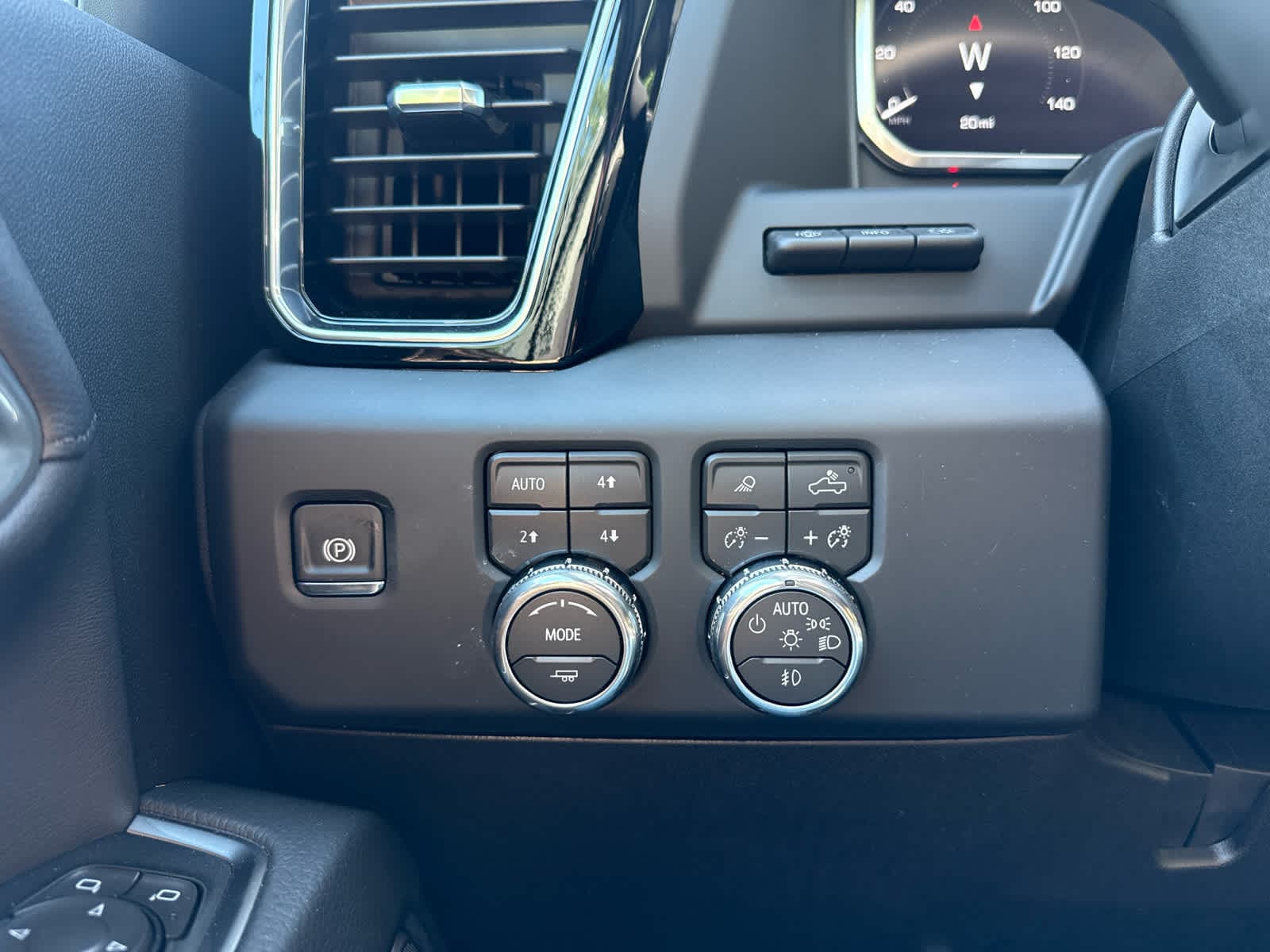 2026 GMC Sierra 2500HD Denali - Photo 17