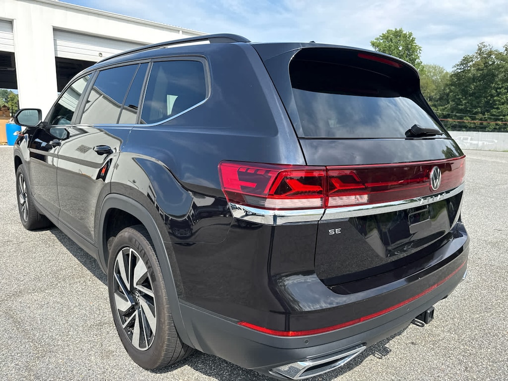 Used 2025 Volkswagen Atlas 2.0T SE w/Technology