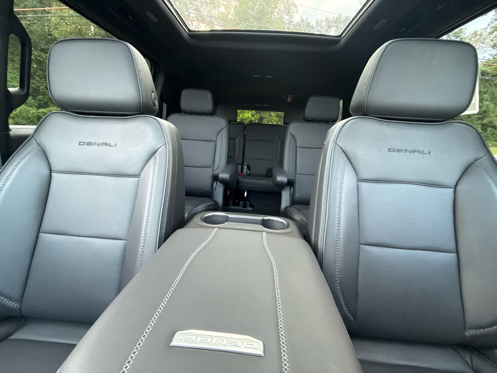 2026 GMC Yukon XL Denali - Photo 29