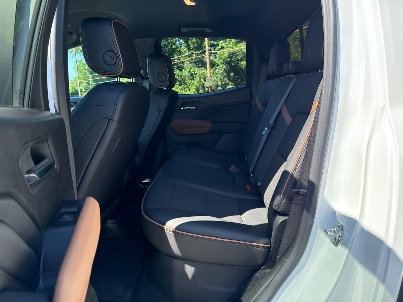 2026 GMC Canyon AT4 - Photo 10