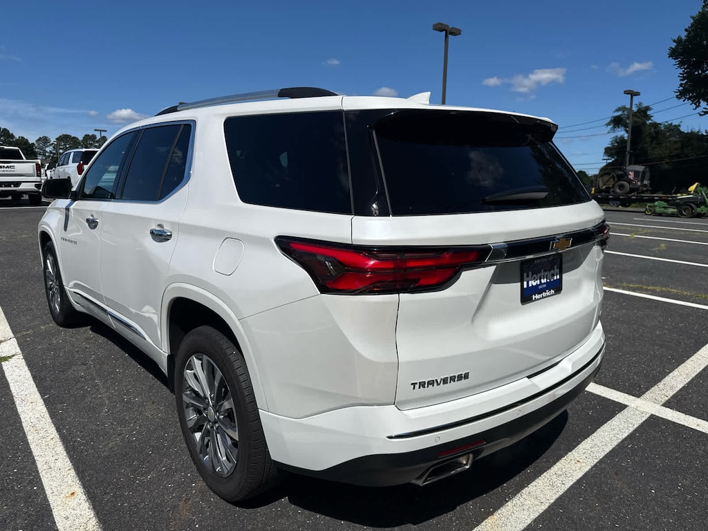 Used 2023 Chevrolet Traverse Premier SUV