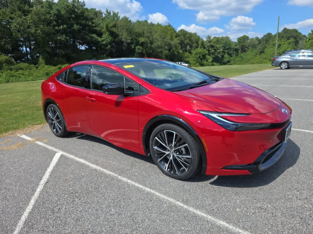 2025 Toyota Prius XLE photo 2