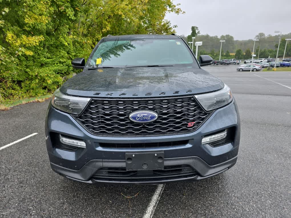 2024 Ford Explorer ST photo 2