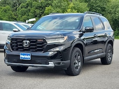 2025 Honda Pilot TrailSport SUV