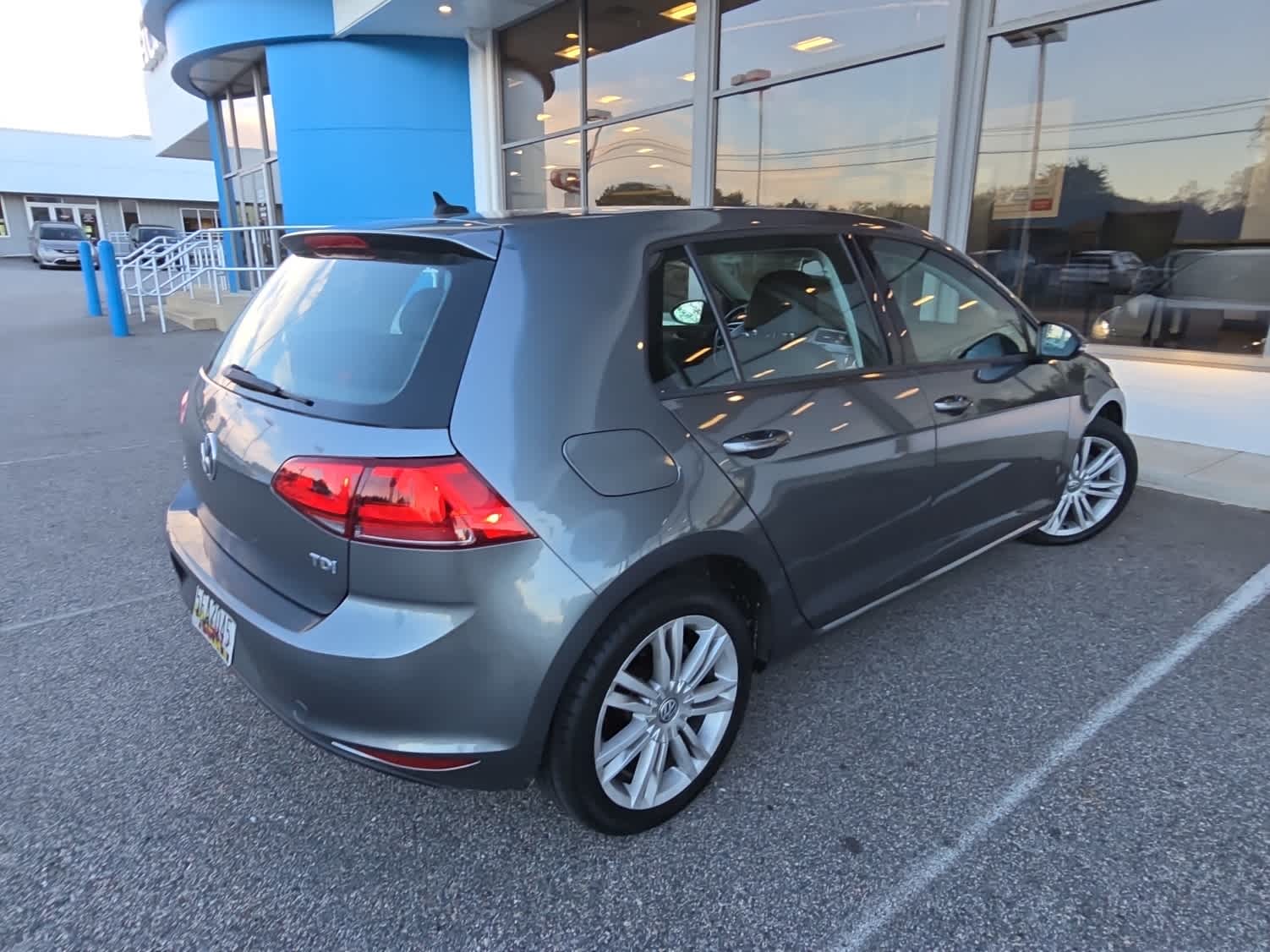 2015 Volkswagen Golf TDI SE photo 4