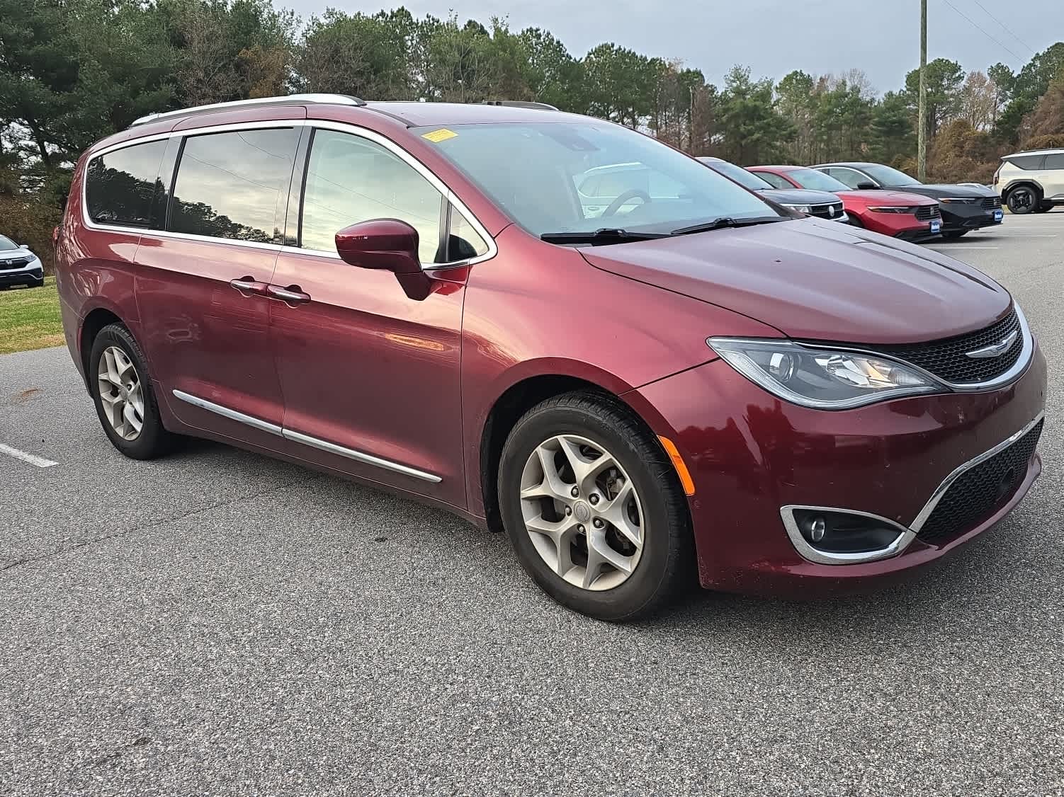 2019 Chrysler Pacifica Touring Plus photo 3