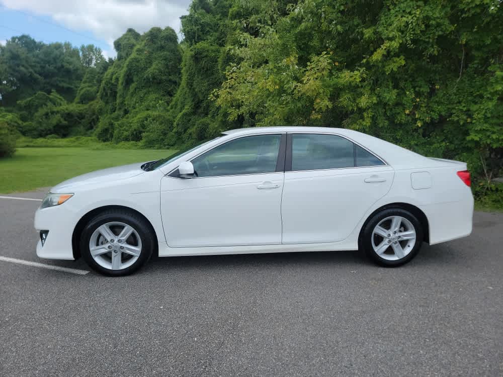 Used 2014 Toyota Camry SE with VIN 4T1BF1FK8EU332222 for sale in Easton, MD