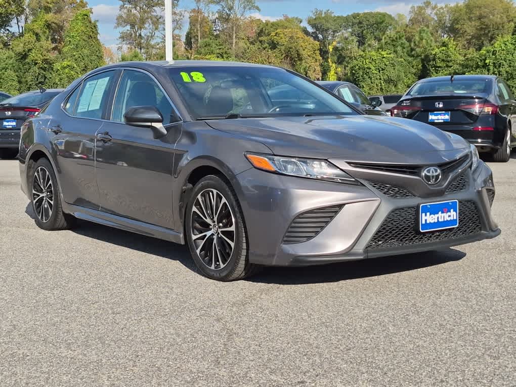 Used 2018 Toyota Camry SE with VIN 4T1B11HK8JU006619 for sale in Easton, MD