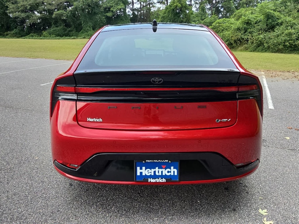 Used 2025 Toyota Prius XLE Hatchback
