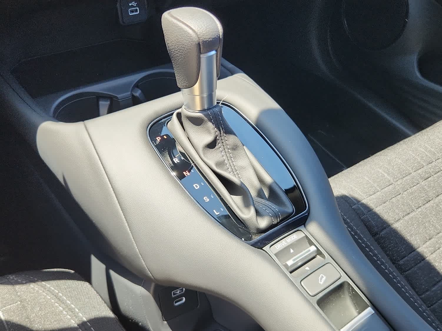 2025 Honda HR-V LX - Photo 12