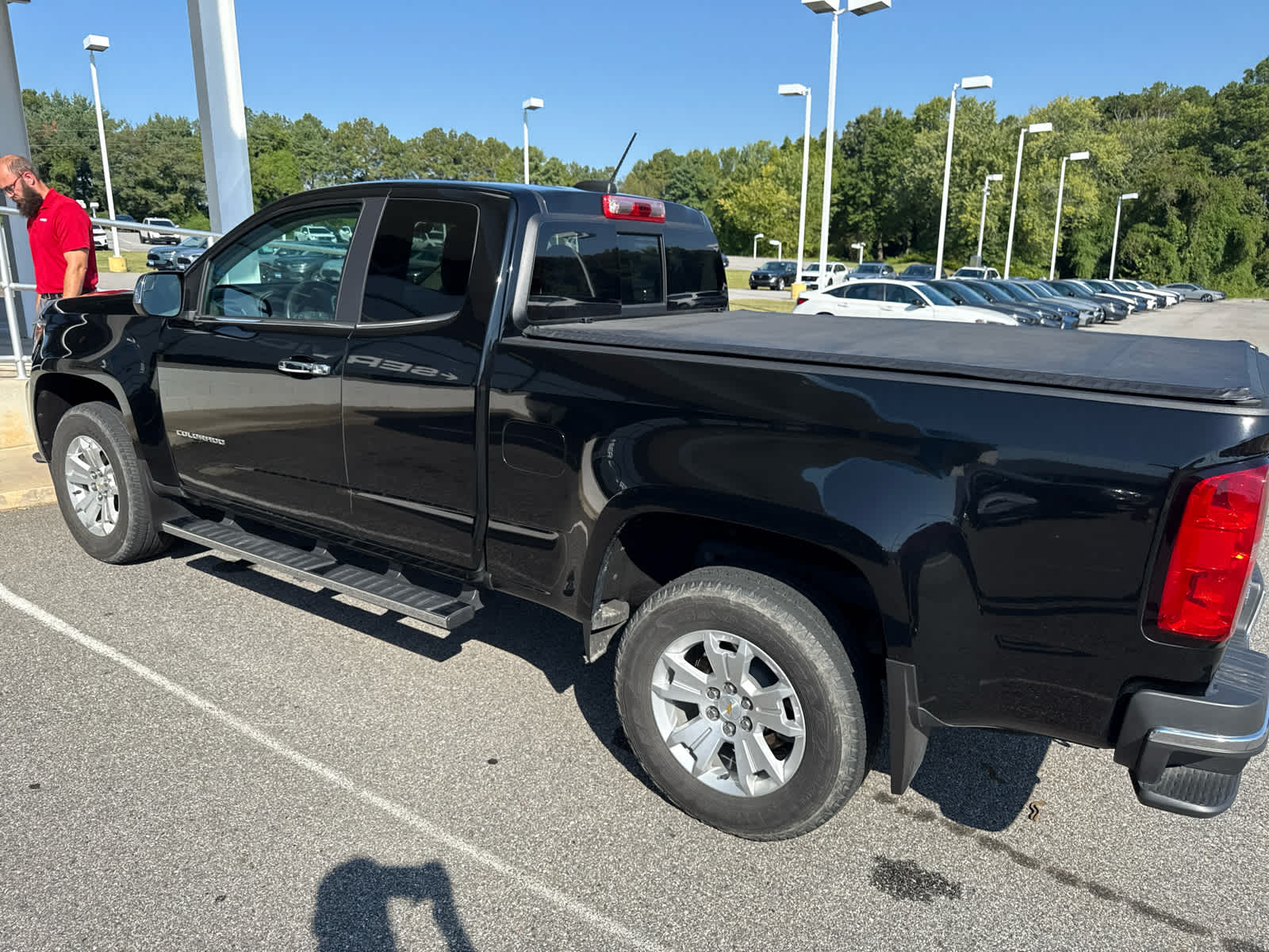 2022 Chevrolet Colorado LT photo 2