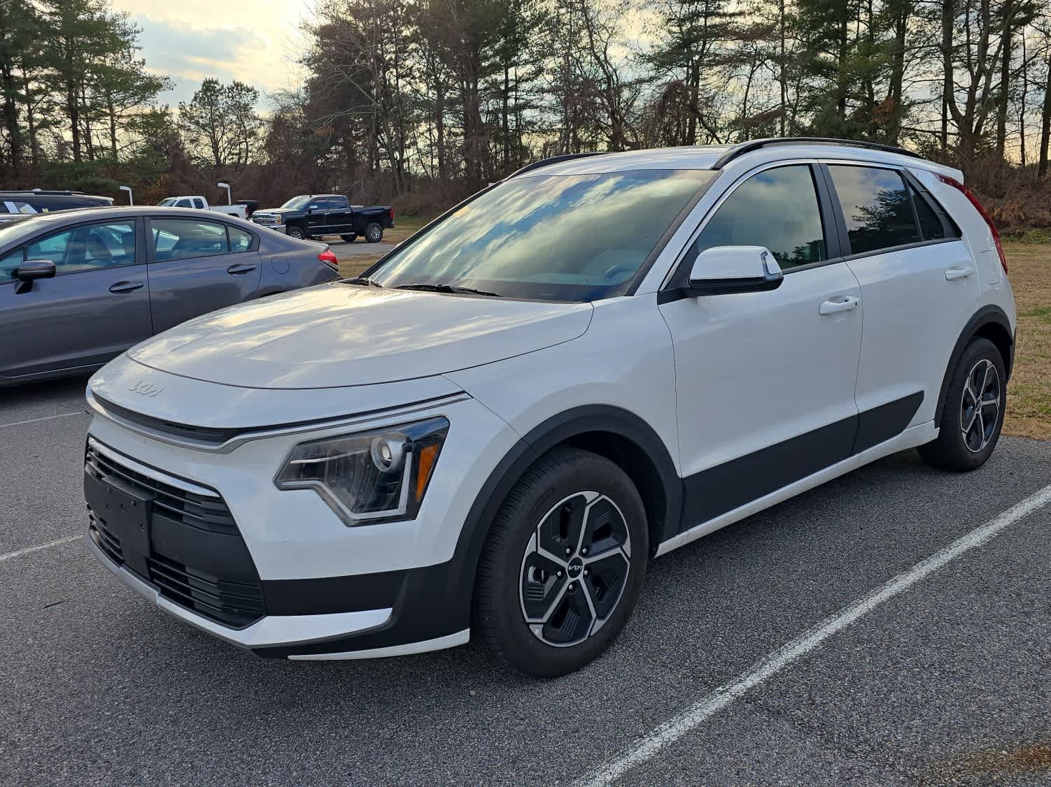 2023 Kia Niro EX's photo