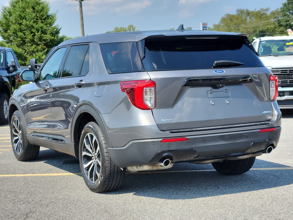 2022 Ford Explorer ST-Line photo 2