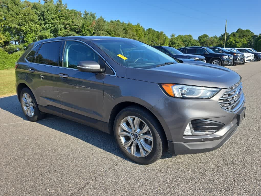 2022 Ford Edge Titanium photo 3