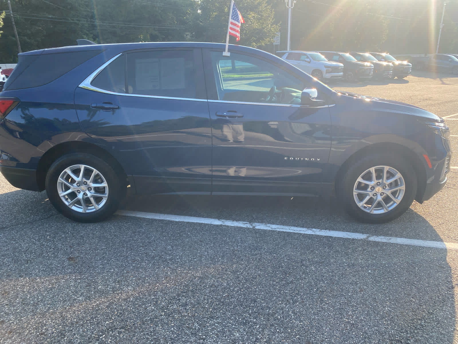 2022 Chevrolet Equinox LT photo 2