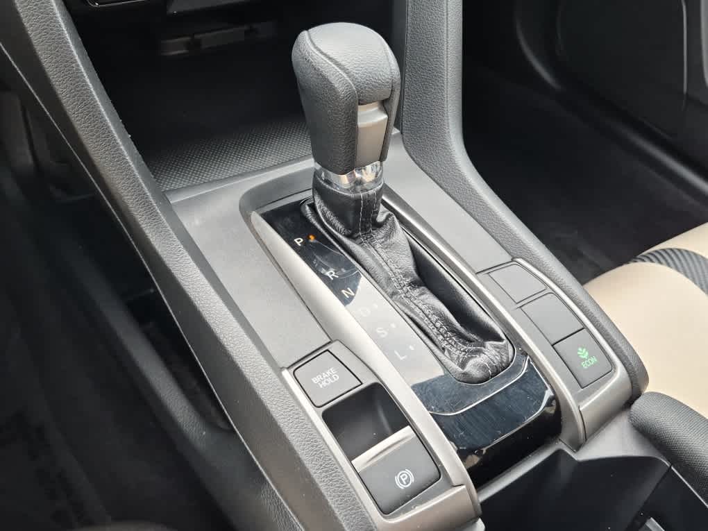 2018 Honda Civic Hatchback EX - Photo 16