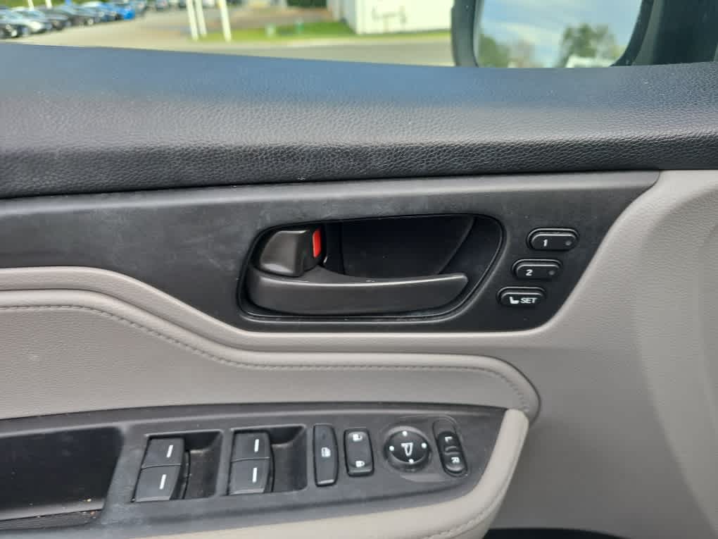 2020 Honda Odyssey EX-L - Photo 13