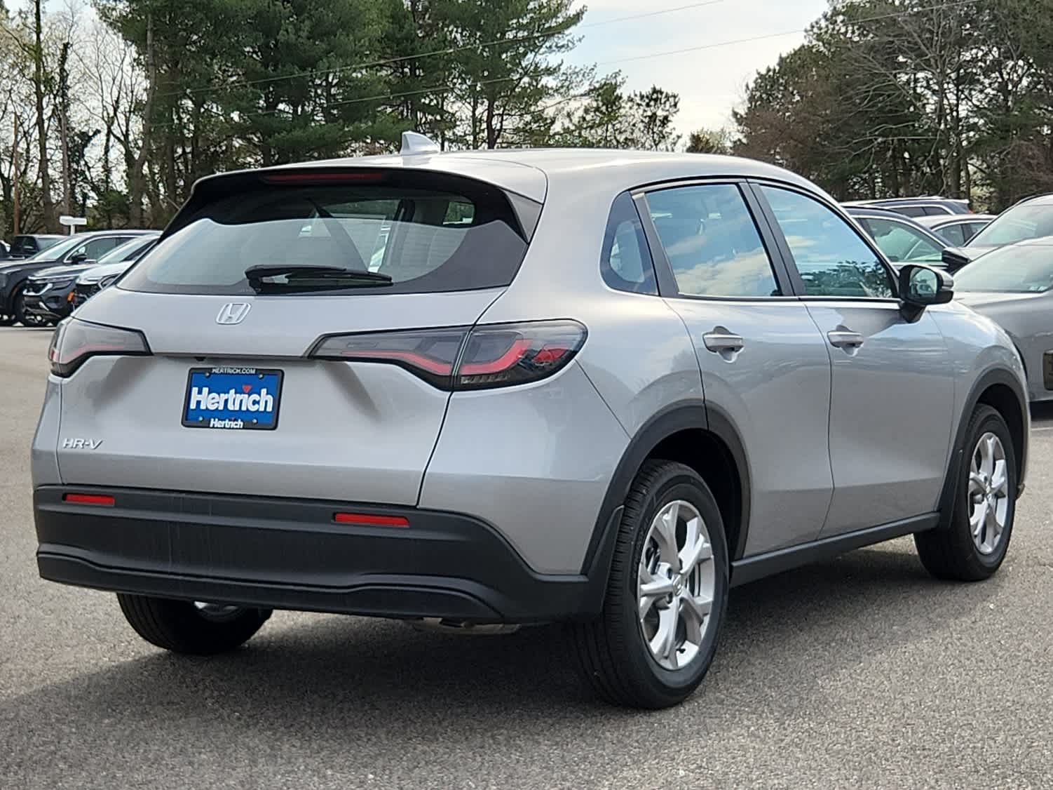 2025 Honda HR-V LX photo 3