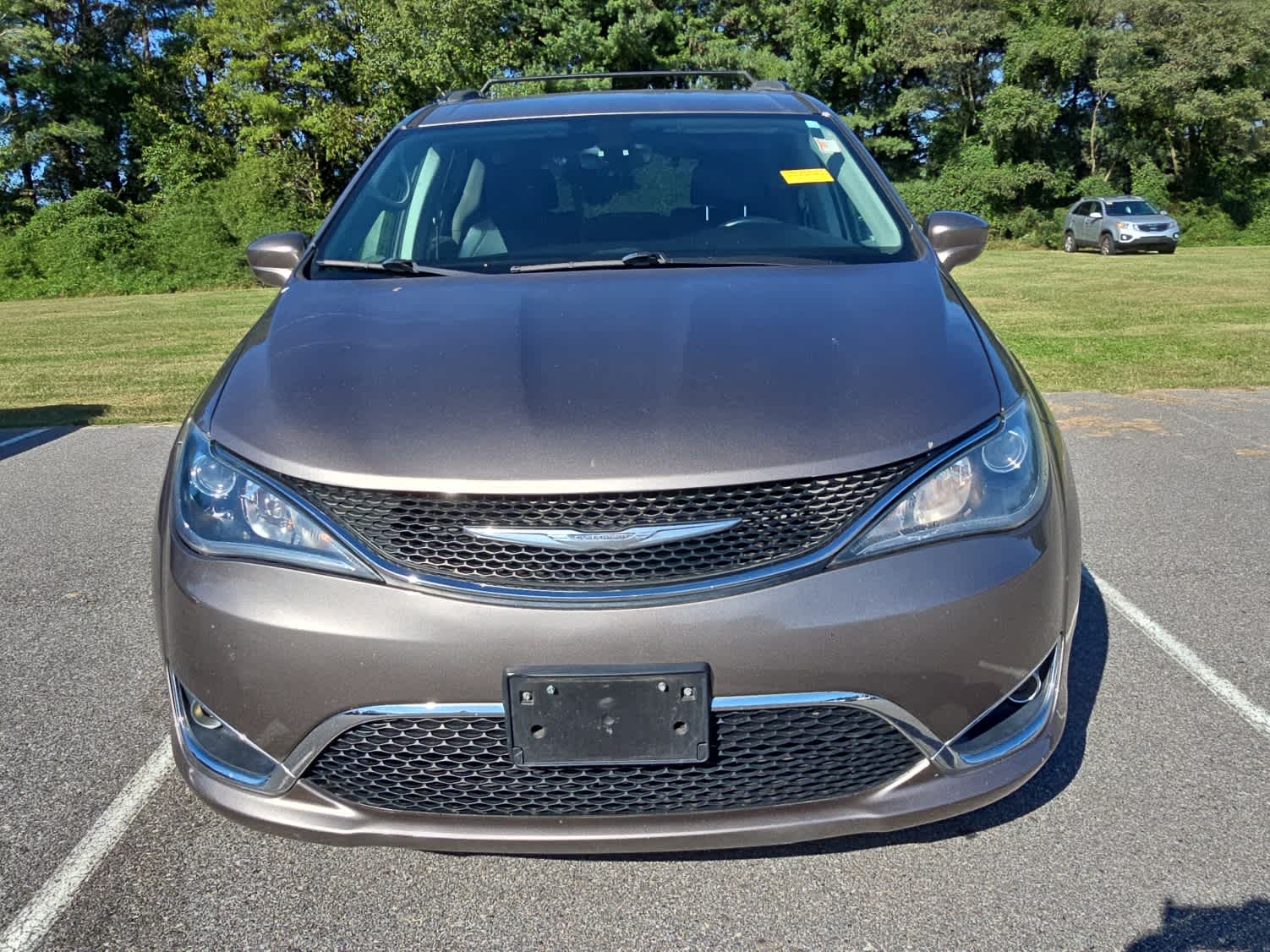2017 Chrysler Pacifica Touring L photo 2