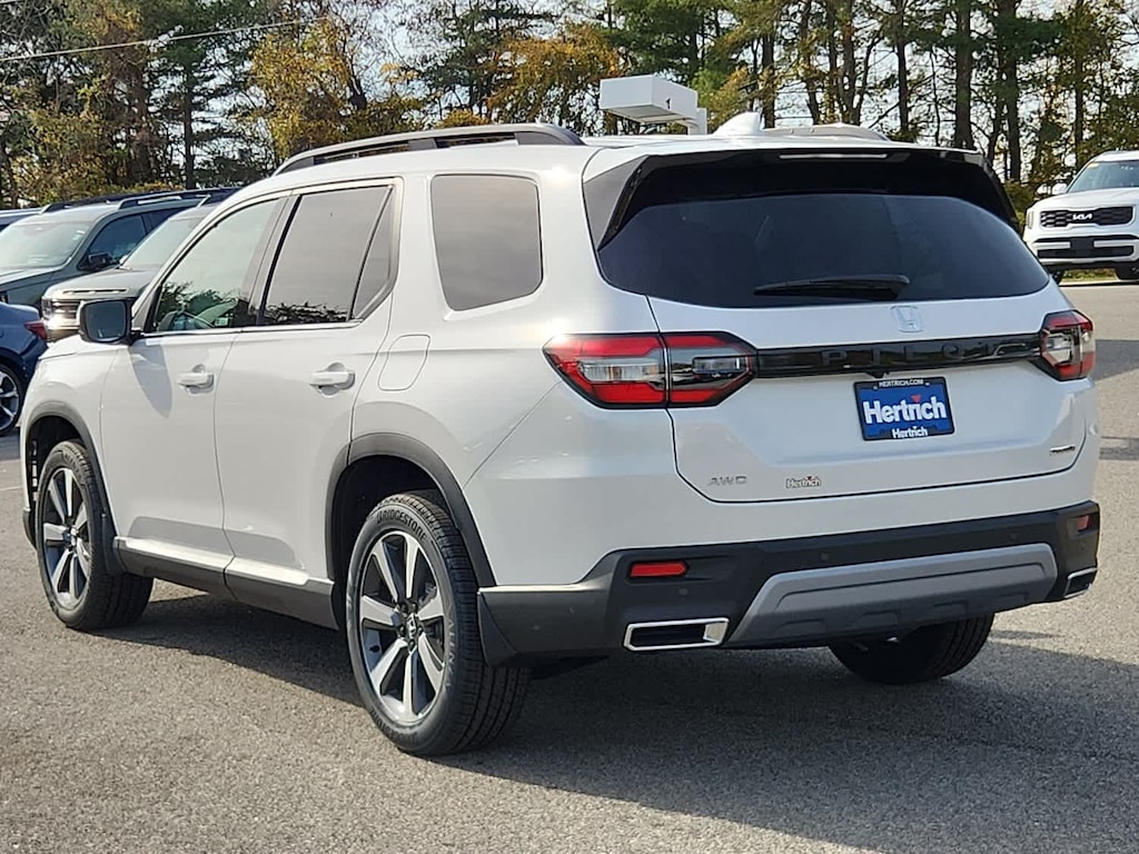 New 2025 Honda Pilot Touring SUV