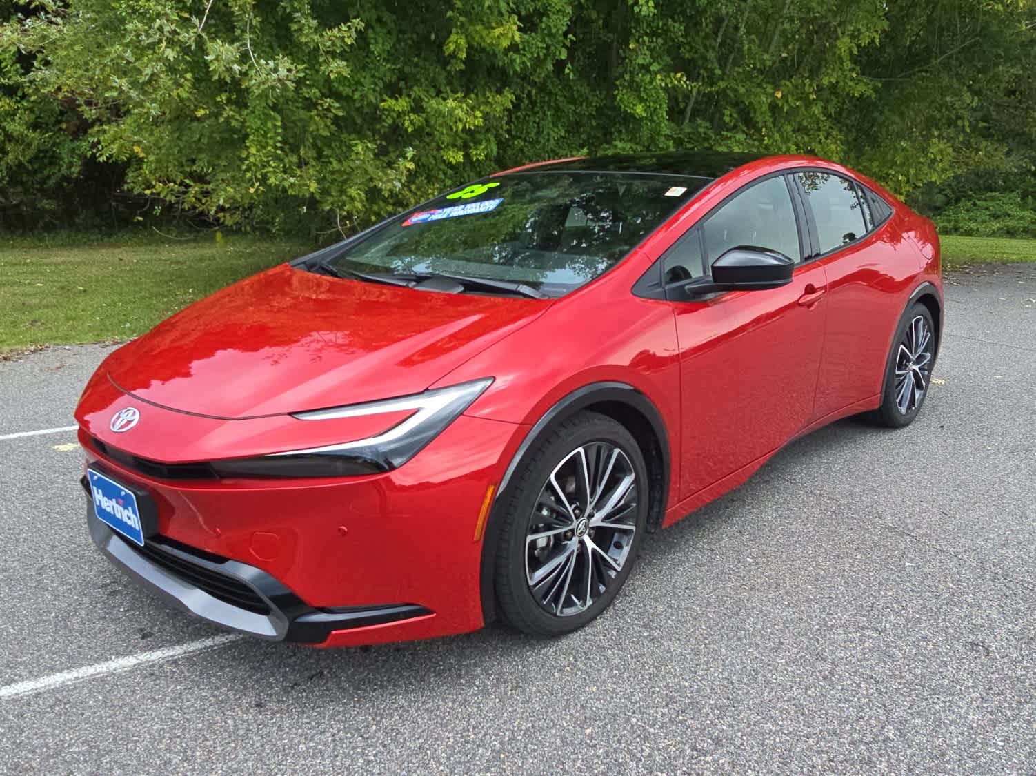 2024 Toyota Prius LE photo 2