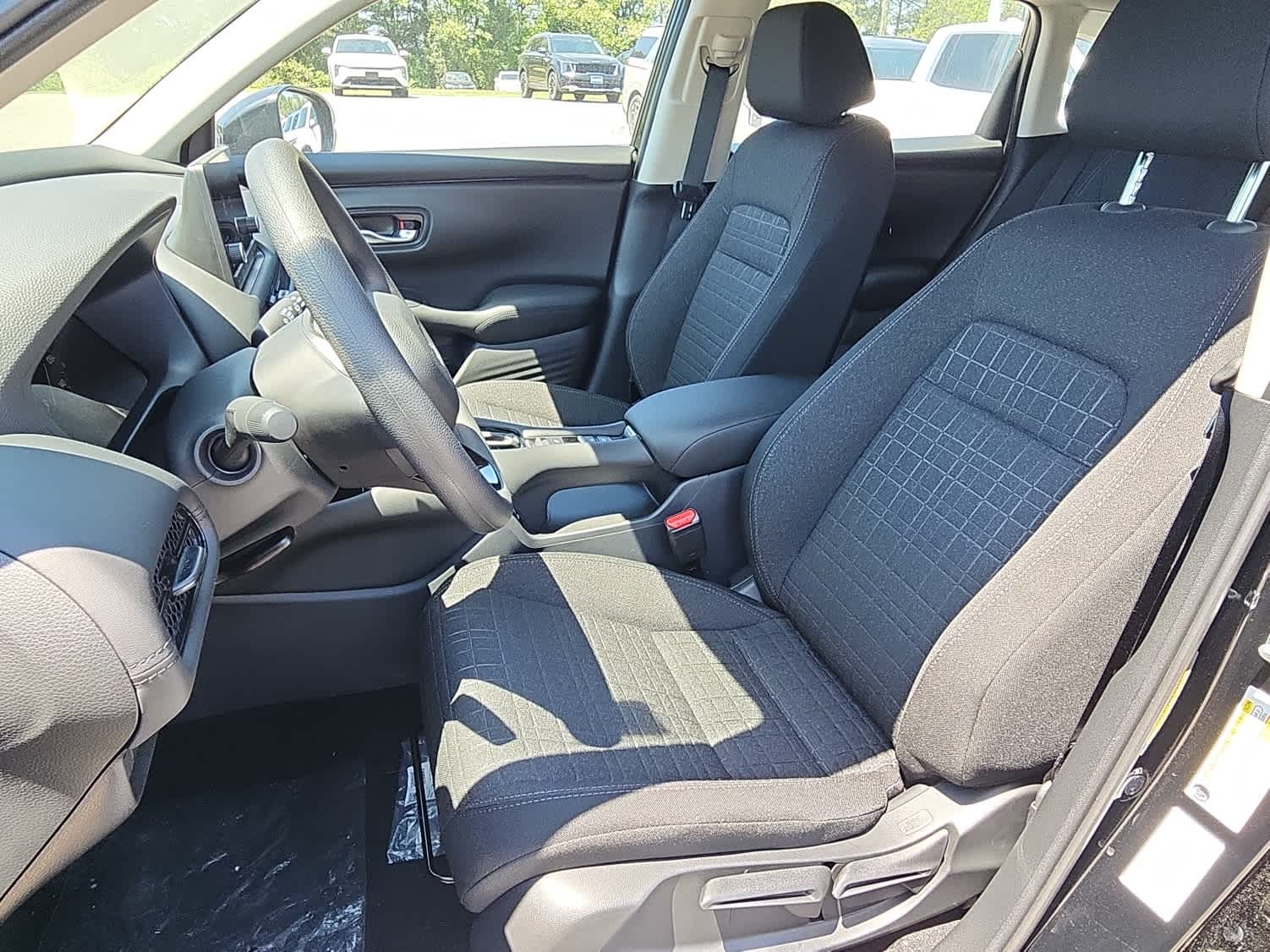 2025 Honda HR-V LX - Photo 10