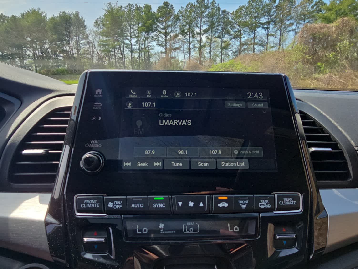 2024 Honda Odyssey EX-L - Photo 22