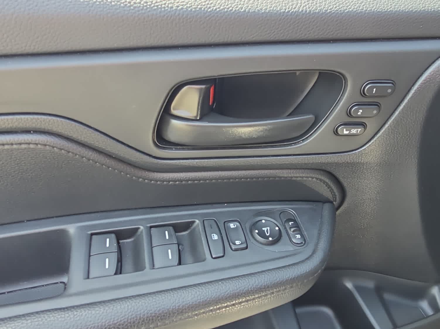2024 Honda Odyssey EX-L - Photo 14