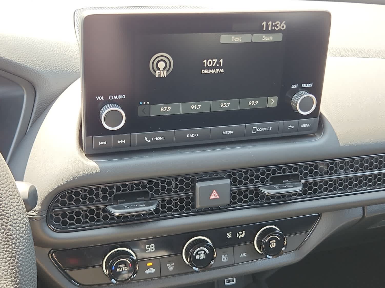 2025 Honda HR-V LX - Photo 13